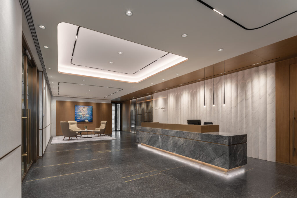High-quality interior office fit-out showcasing Legend Interiors' workplace project for Kirkland & Ellis, Beijing